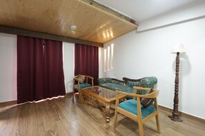 Habitación Premium | Ropa de cama de alta calidad, insonorización y wifi gratis