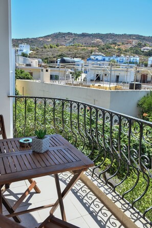 Terrace/patio - Eva Studios & Apartments (Malevizi)