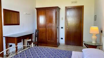10 camere