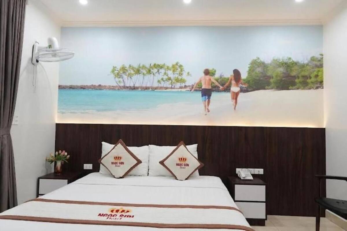 Cortinas blackout, tabla de planchar con plancha y wifi gratis 
