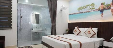 Deluxe Double Room | Blackout curtains, iron/ironing board, free WiFi, bed sheets