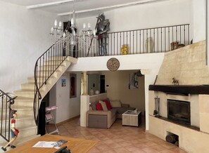 TV, ping pong, books, stereo - Villa Provence Avec Piscine (Fontvieille)