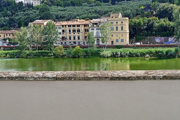 Deluxe Suite, City View | Terrace/patio