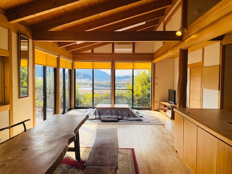 Deluxe Villa, Non Smoking | 1 bedroom, down comforters, individually decorated