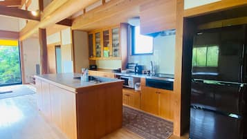デラックス ヴィラ 禁煙 | 専用キッチン | 電子レンジ、コンロ、電気ポット、トースター