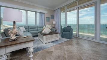 Condo, 4 Bedrooms | Living area