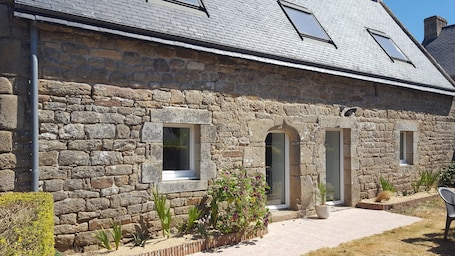 Exterior detail. Maison Proche Carnac/la Trinité sur Mer