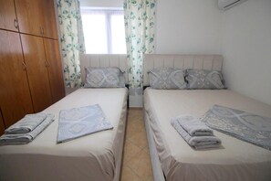 Apartment - Stunning Sea View 1-bed Apartment in Sarande (Sarandë)