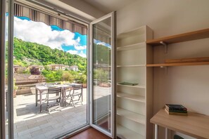Apartment | 2 bedrooms, premium bedding, down duvets, iron/ironing board - Green Home Montorfano (Montorfano)