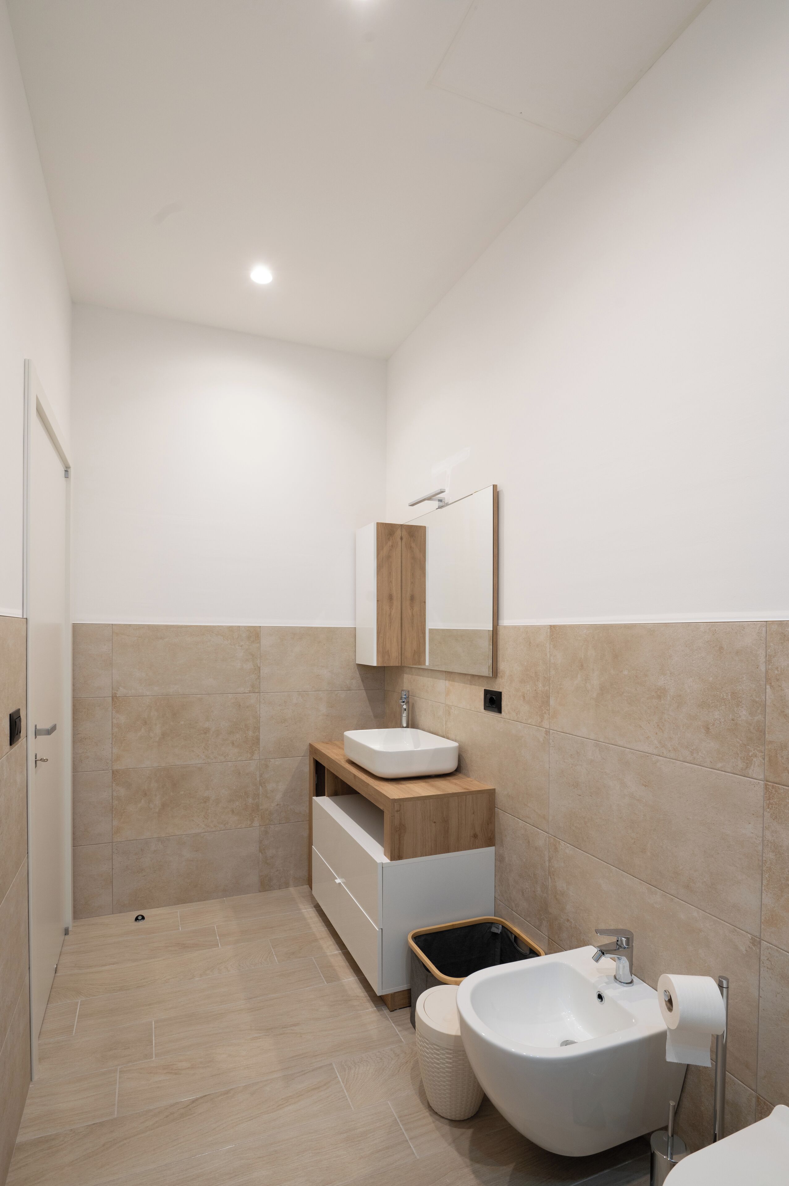 Doccia, asciugacapelli, bidet, asciugamani