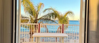 Apartment by the sea
