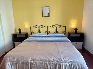 2 dormitoris, planxa i posts de planxar, wifi gratuïta i roba de llit 