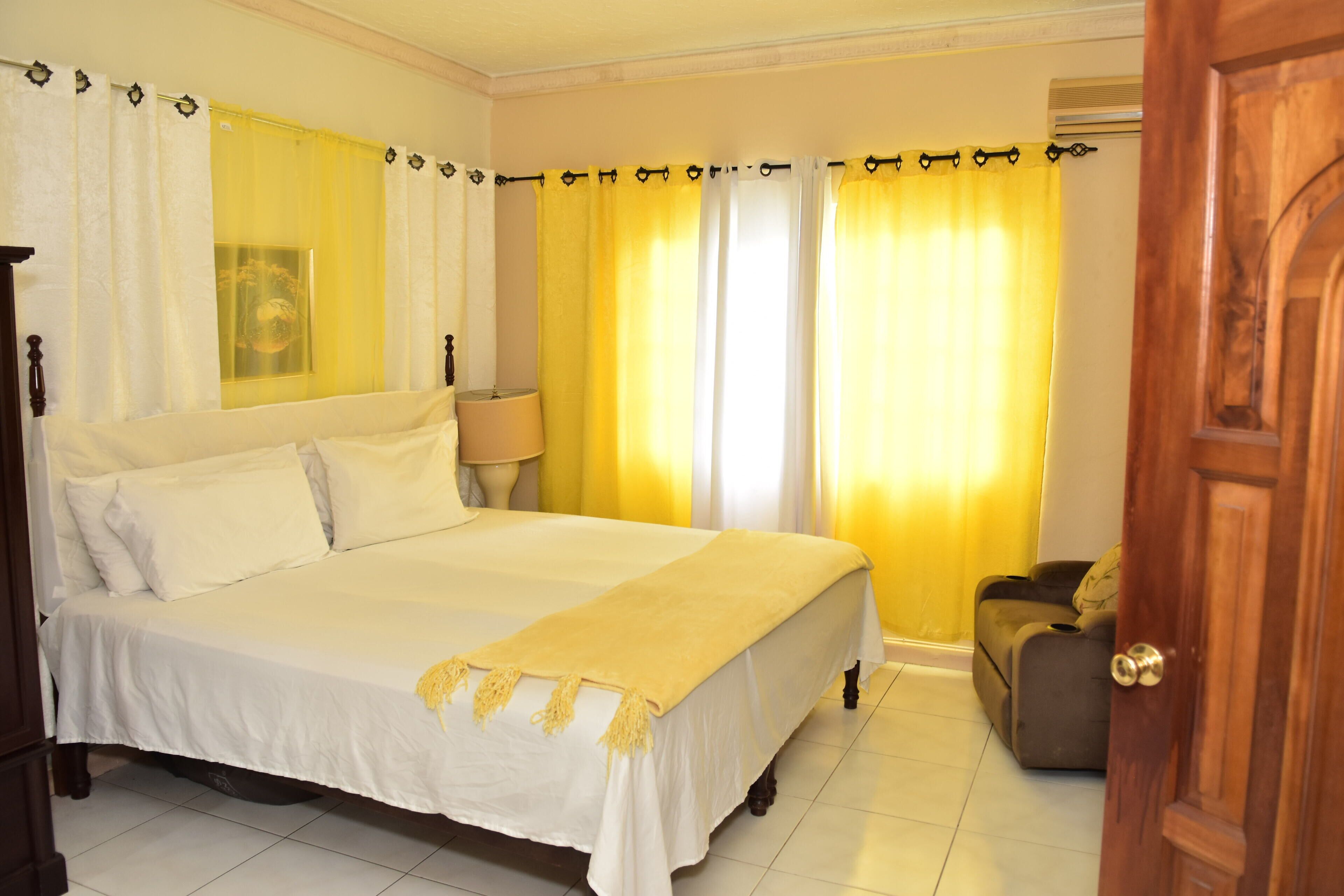 1 chambre, fer et planche à repasser, Wi-Fi, literie fournie