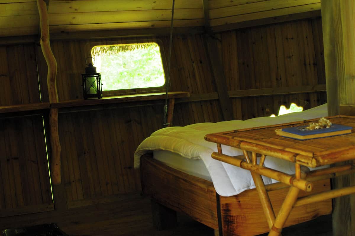 Tree House | 2 bedrooms, bed sheets