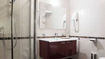 Apartment, Balcony | Bathroom