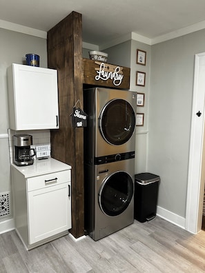 Interior - A modern, comfortable and conveniently located apartment. (Syracuse)