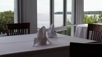 TĂ€gliches inbegriffenes kontinentales FrĂŒhstĂŒck