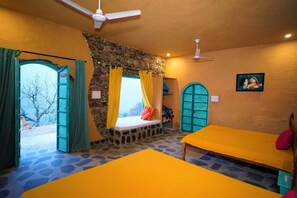 1 bedroom, bed sheets