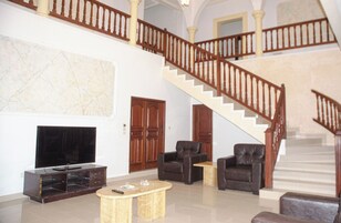 Escaleras con baranda