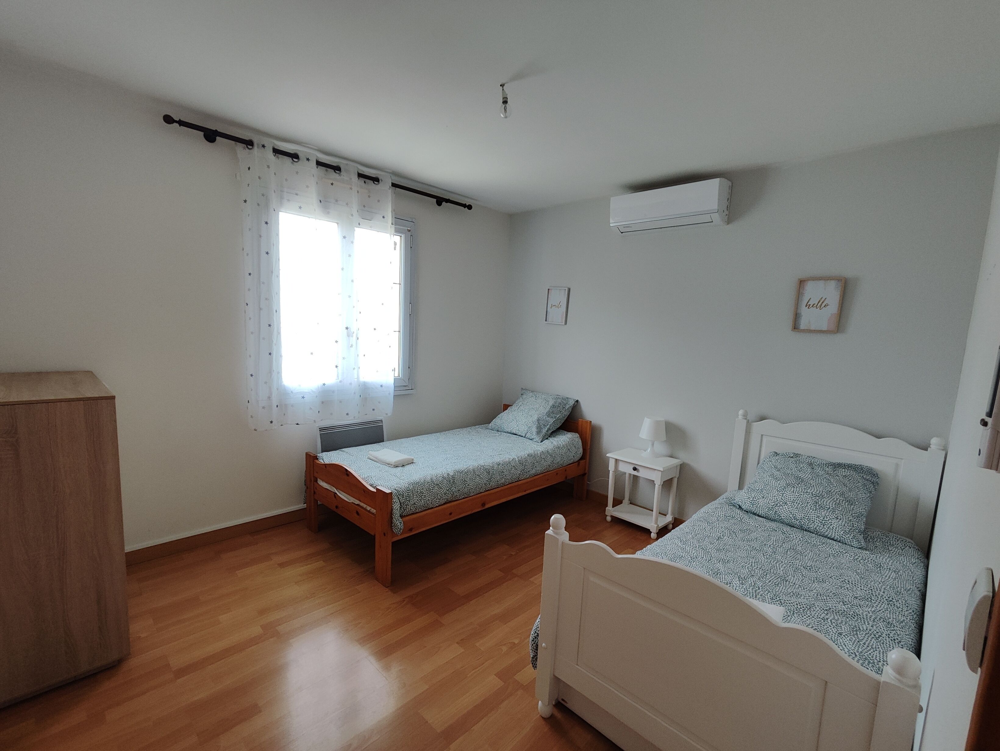 3 dormitoris, escriptori, un bressol de viatge i wifi gratuïta 