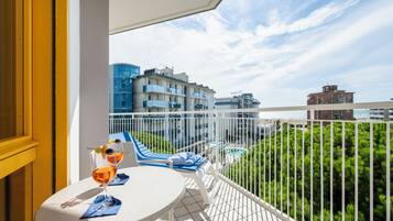 Camera Superior, vista mare parziale | Vista balcone