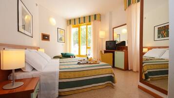 Minibar, coffres-forts dans les chambres, bureau, Wi-Fi gratuit