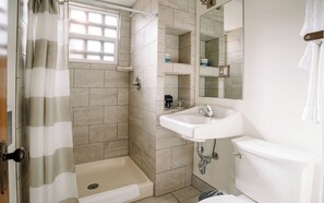 Double Room, 1 King Bed, Non Smoking | Bathroom | Free toiletries, hair dryer, bathrobes, towels - Inn of the White Salmon (White Salmon)