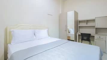 1 bedroom, desk, free WiFi, bed sheets