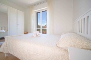 2 bedrooms, iron/ironing board, WiFi, bed sheets - Casa Matilde (Chiavari)