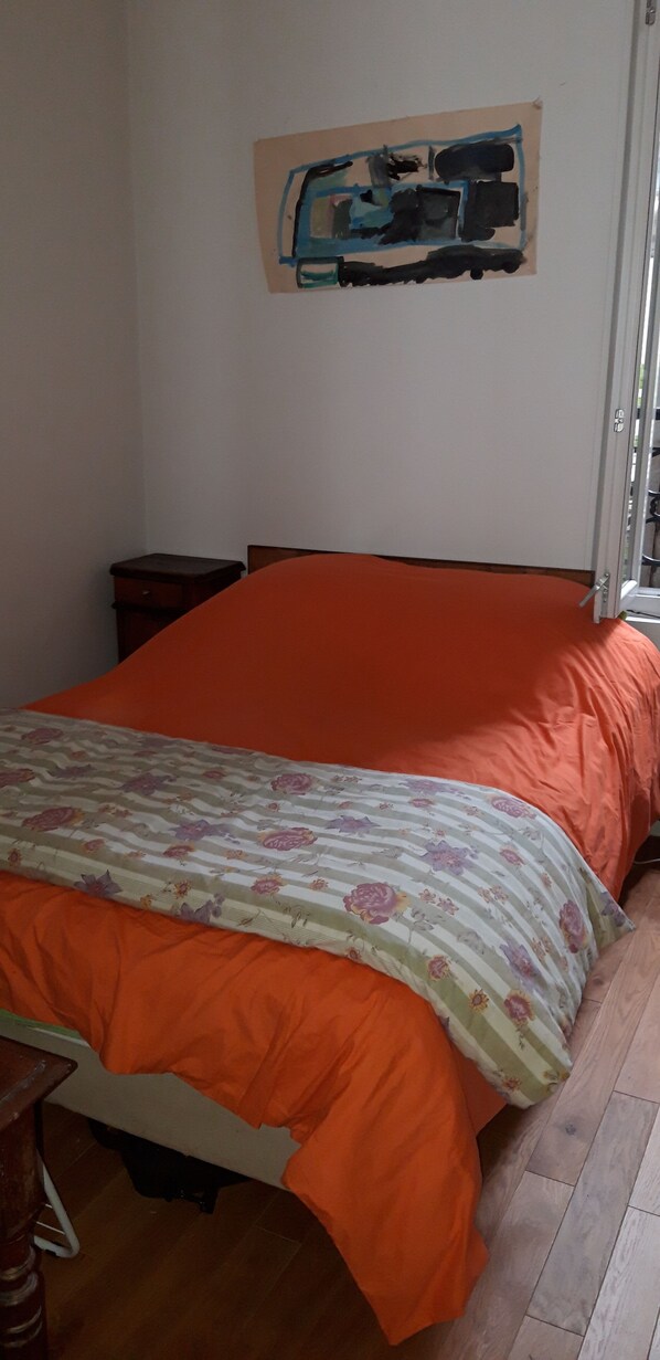 1 soverom, strykejern/-brett, wi-fi og sengetøy