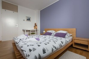 1 soverom, skrivebord, strykejern/-brett og wi-fi