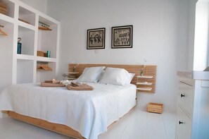 3 bedrooms, iron/ironing board, WiFi, bed sheets - In the most central area of ​​Rhodes, within walking distance of everything. (Rodos)