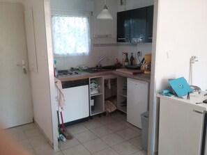 Private kitchen - T2 rez de Jardin 50m2 Bord de mer (Frontignan plage)
