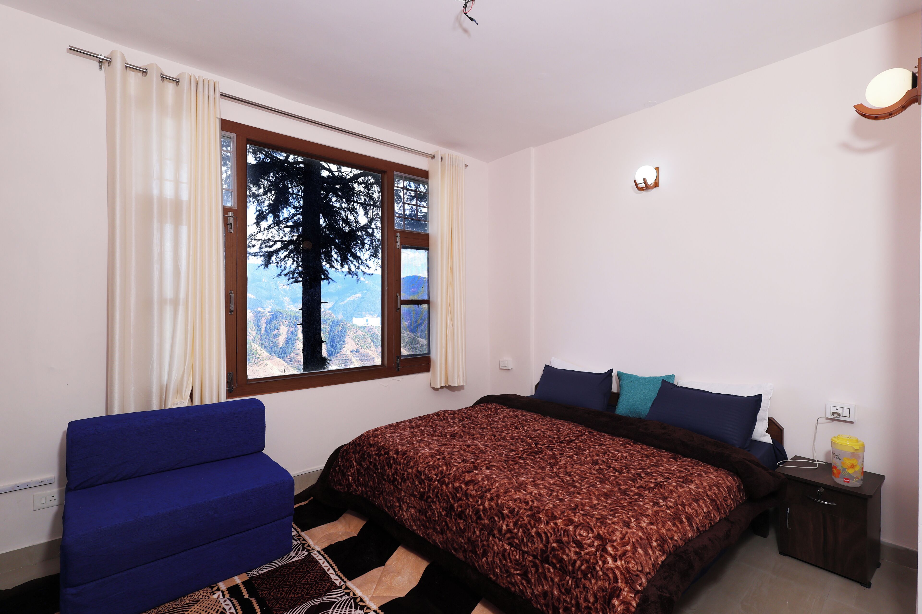 2 bedrooms, WiFi, bed sheets