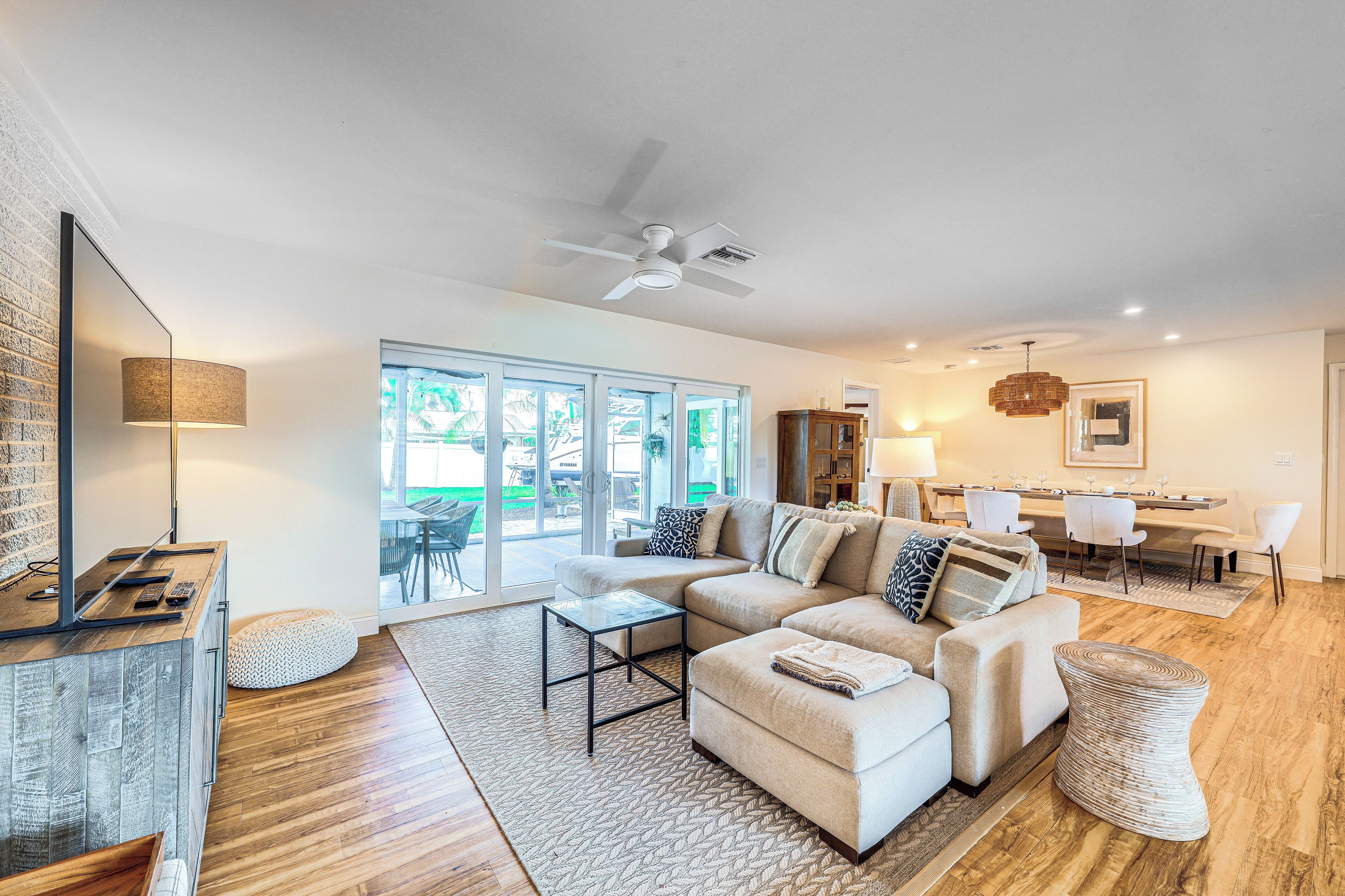 Location, Location! Stylish Home In Palm Beach! - Jupiter, FL