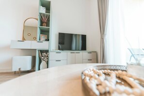 Apartment (0 Bedroom) | Living room - Cozy Studio With Balcony in The Greens (Dubai)