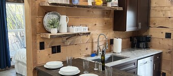 Cozy Cabin - Fire pit, Upscale Area, Near I44 & HWY 65