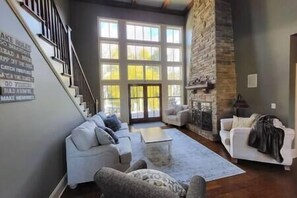 TV, fireplace, ping pong