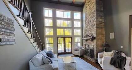 The Maple Lake Villa