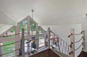 Interior - Cozy Whispering Hideaway- Indulge in serenity and unwind in nature. (Ponchatoula)