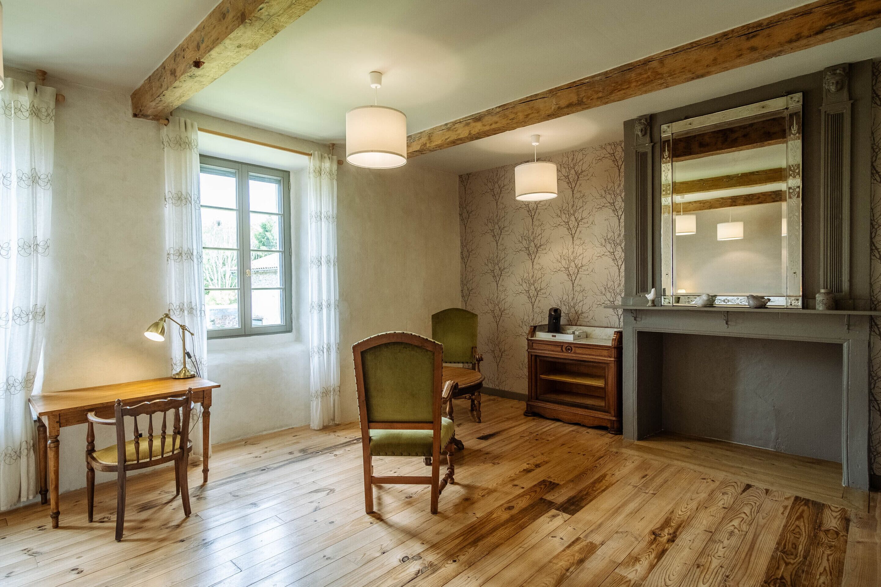 Superior kamer, 1 twee- of 2 eenpersoonsbedden, en-suite badkamer (Room 4 Camille) | Gratis wifi