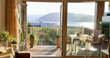 Tr ia Amazing Seaview Apartment