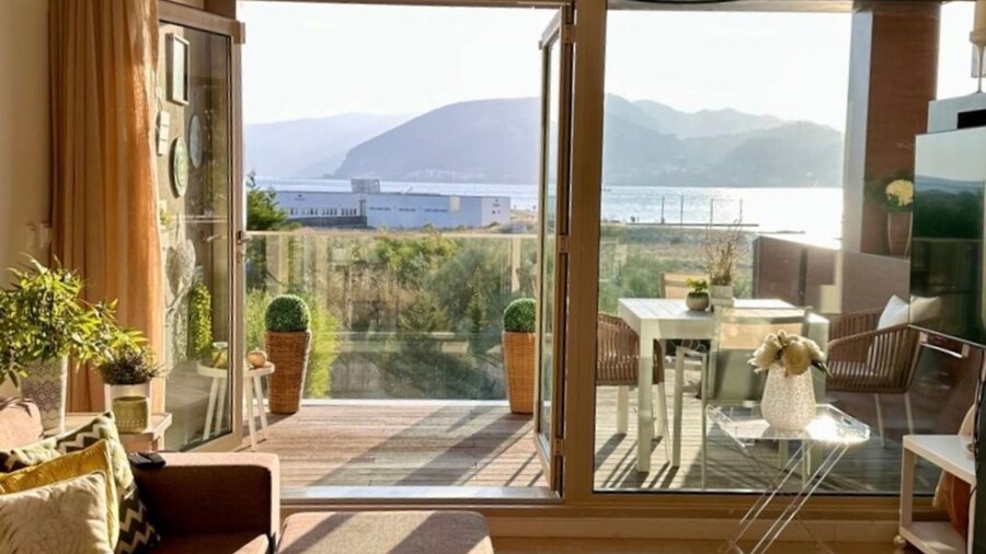 Tr ia Amazing Seaview Apartment