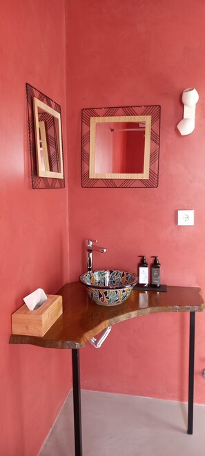 Minibar, desk, laptop workspace, blackout curtains