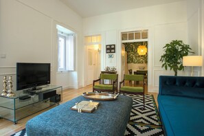 Lägenhet Deluxe - 3 sovrum - kök - trädgård | Vardagsrum | Platt-tv