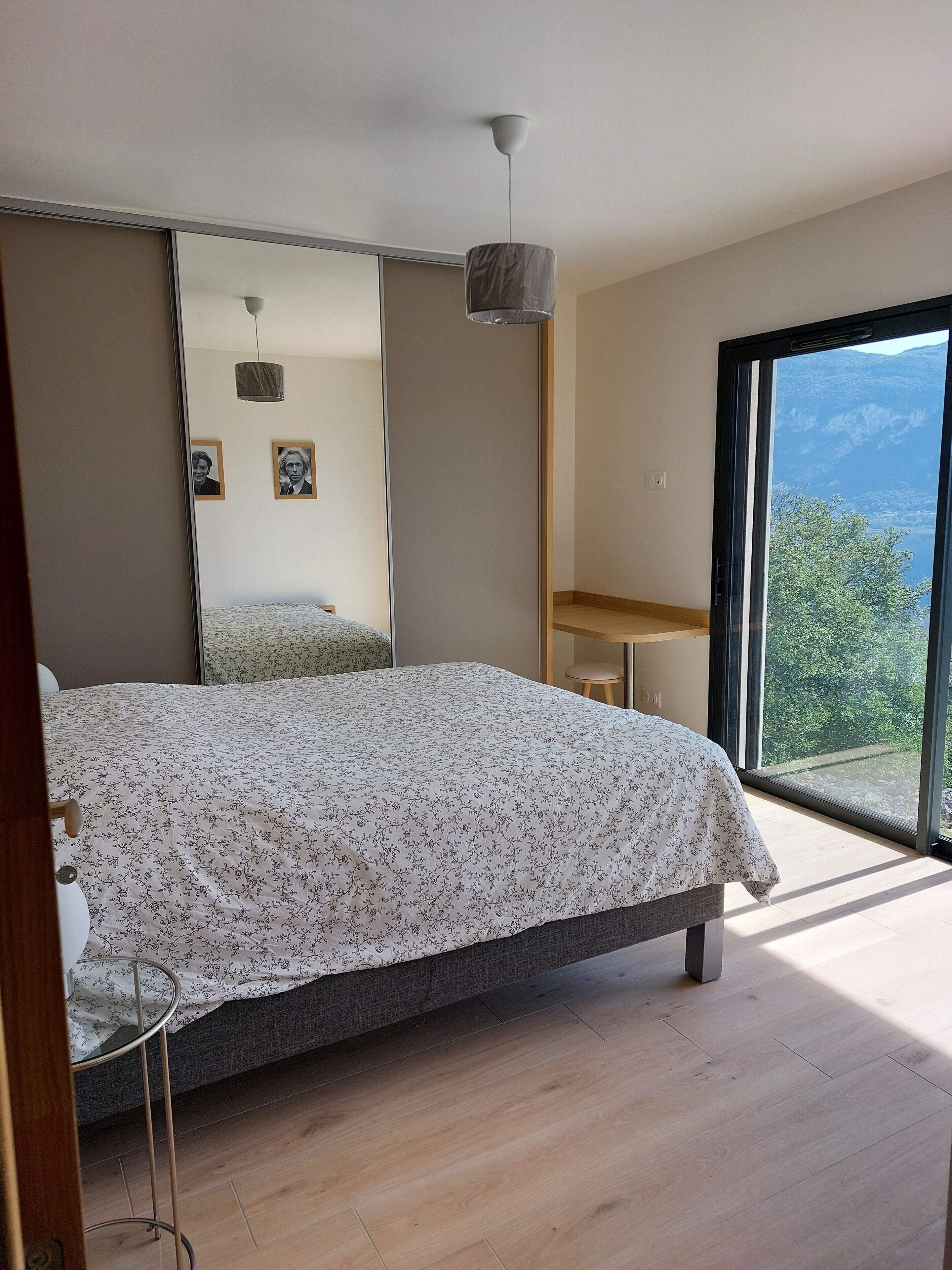 4 chambres, bureau, Wi-Fi gratuit, draps fournis