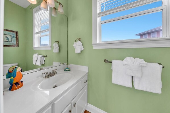 House, Multiple Beds (Blue Turtle Beach House) | Bathroom | Free toiletries