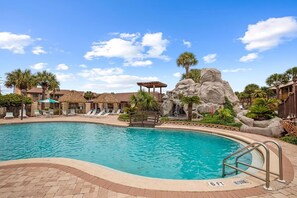 Townhouse, flere senger (Portside SG2- Seabreeze Townhome) | Basseng | Et oppvarmet basseng