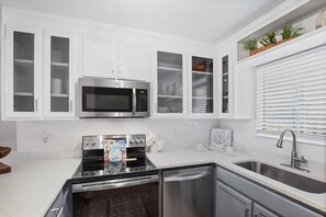 Townhome, Multiple Beds (Portside SG2- Seabreeze Townhome) | Private kitchen - Portside Sg2- Seabreeze Townhome (Panama City Beach)