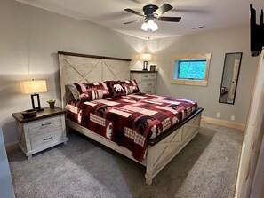 2 slaapkamers, een strijkplank/strijkijzer, gratis wifi, beddengoed